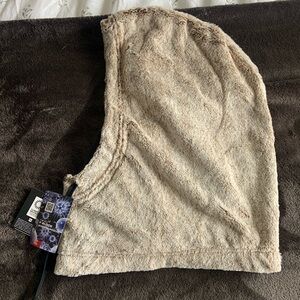 686 Tarmac Fleece Hood for snowboarding or skiing